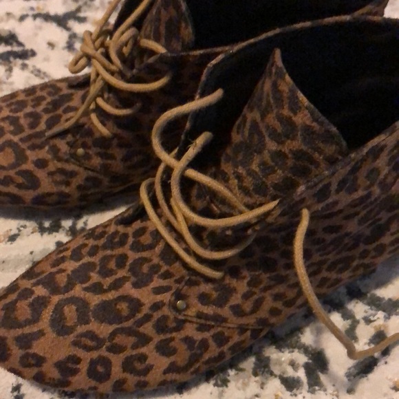 Cheetah print booties - Picture 3 of 3